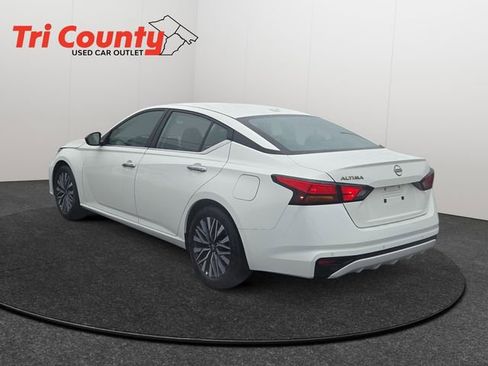 Used 2025 Nissan Altima 2.5 SV FWD image 6
