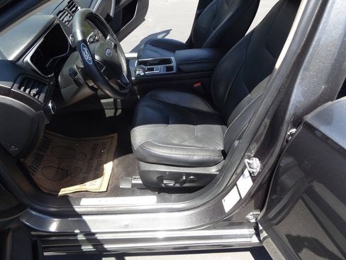 Used 2018 Ford Fusion Titanium AWD/4WD image 13