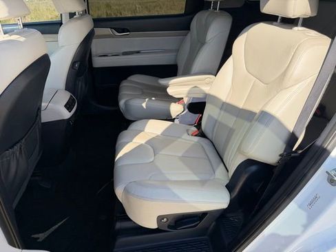 Used 2021 Hyundai Palisade SEL w/ Premium Package image 16