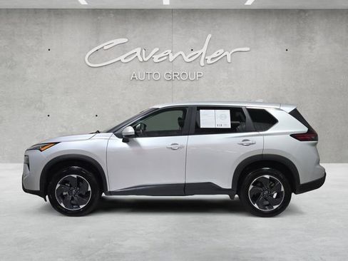 Used 2024 Nissan Rogue SV image 13
