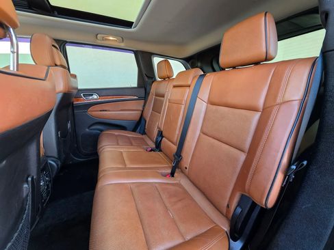 Used 2012 Jeep Grand Cherokee Overland image 12