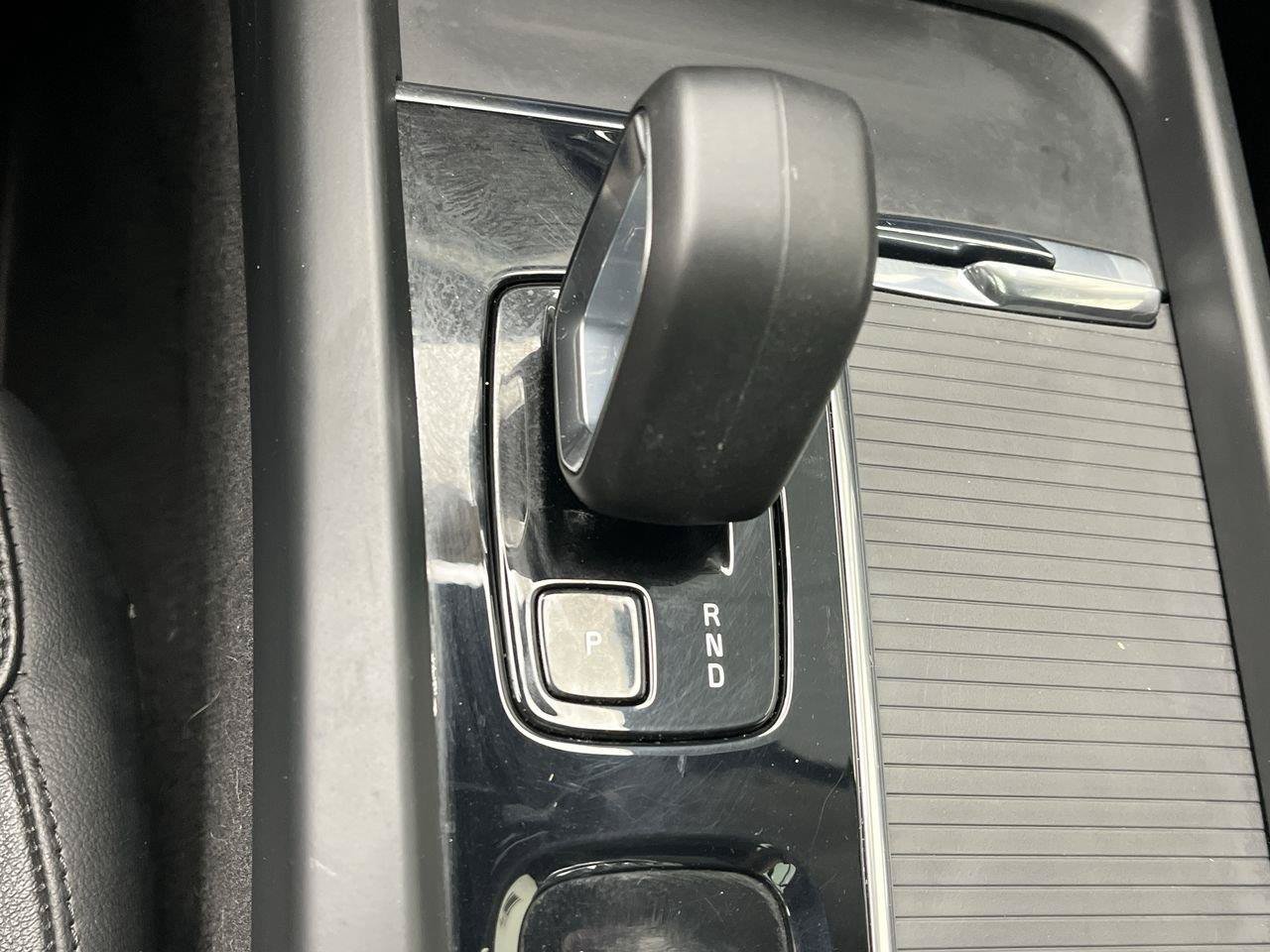 Used 2023 Volvo XC60 B5 Core AWD/4WD image 25