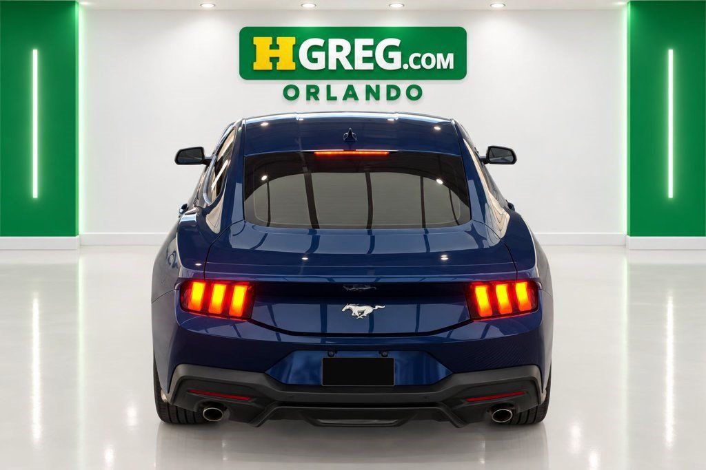 Used 2024 Ford Mustang Coupe RWD image 8