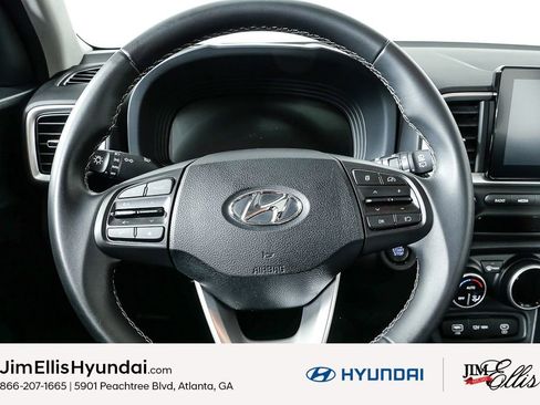 Certified 2025 Hyundai Venue SEL image 11