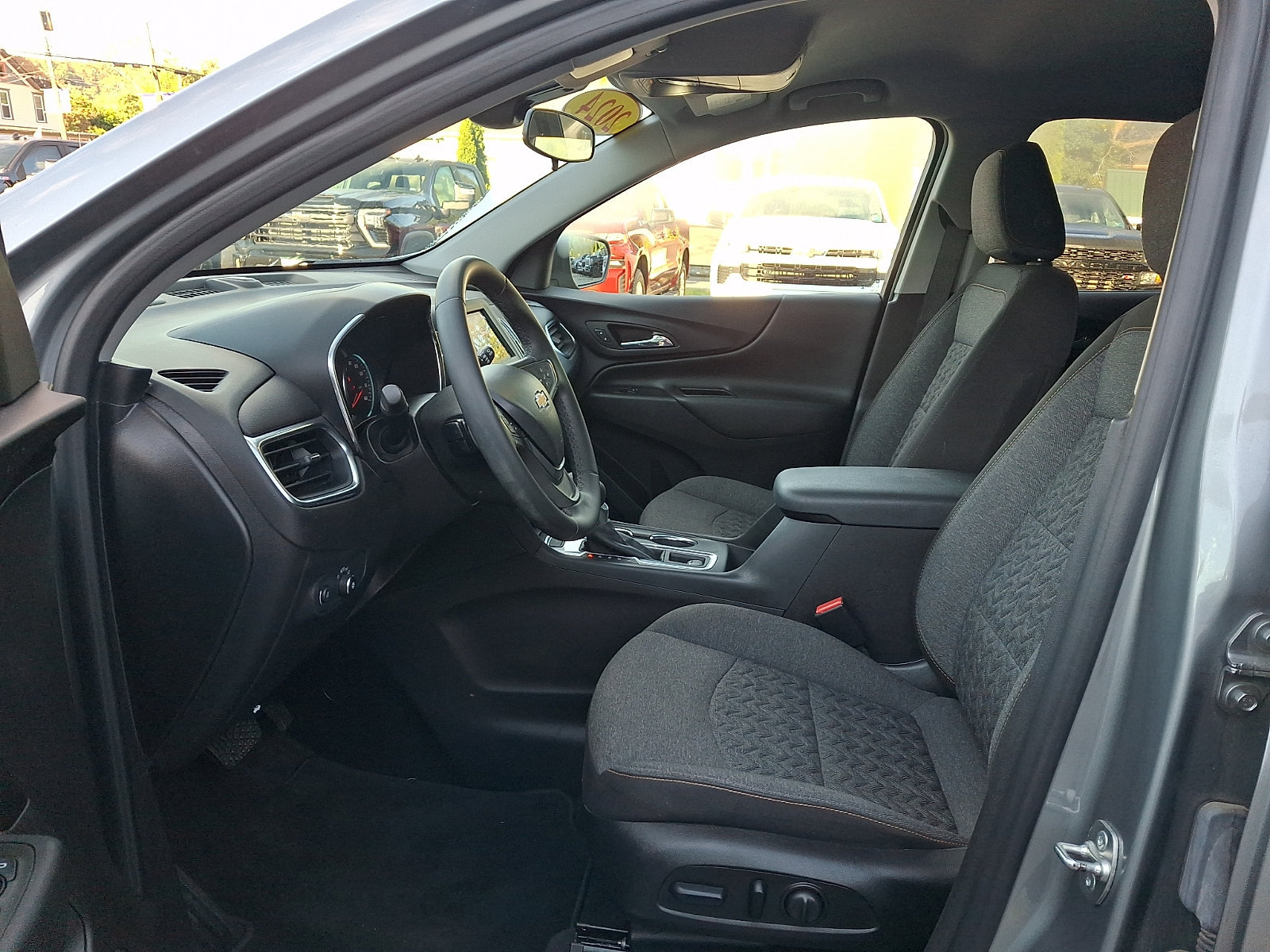 Used 2024 Chevrolet Equinox LT AWD/4WD image 13