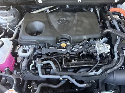 Used 2023 Toyota RAV4 LE AWD/4WD image 33