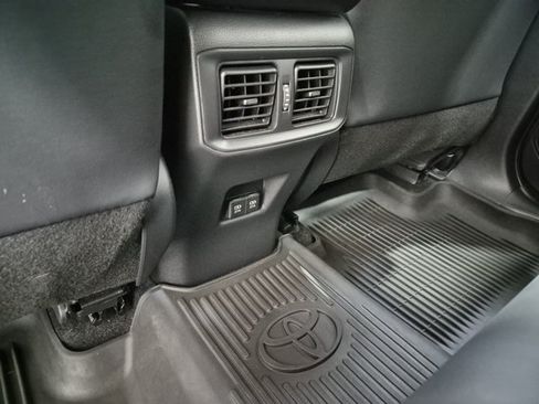 Used 2020 Toyota RAV4 XLE Premium AWD/4WD image 28