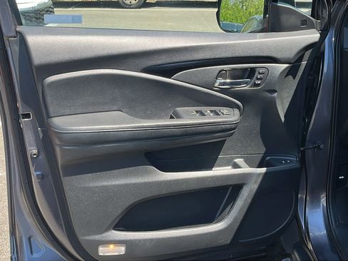 Used 2019 Honda Pilot Touring image 10