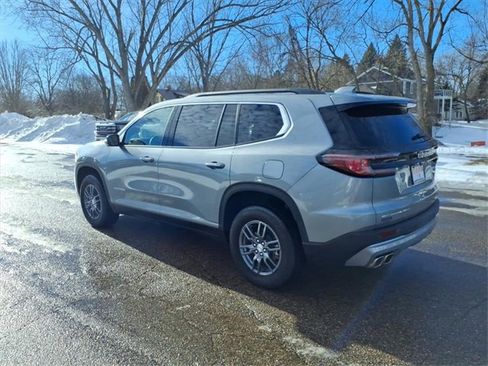 Used 2025 GMC Acadia Elevation image 6