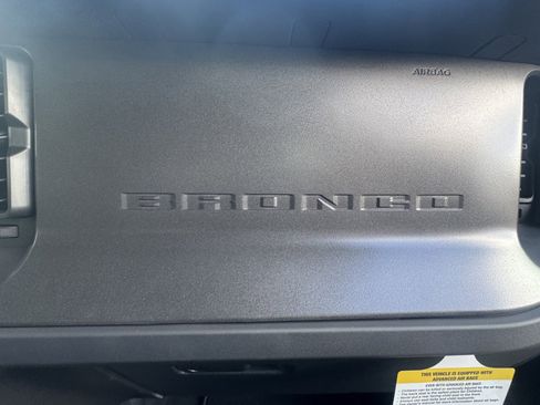 New 2025 Ford Bronco 4-Door image 15