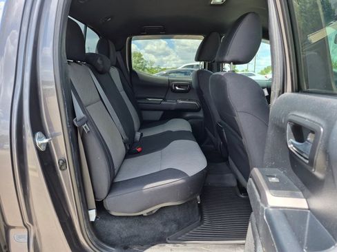 Used 2023 Toyota Tacoma TRD Off-Road AWD/4WD image 19