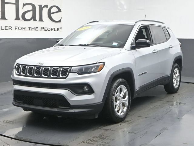 Used 2024 Jeep Compass Latitude AWD/4WD image 38