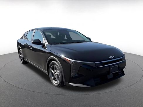 Used 2025 Kia K4 FWD image 3