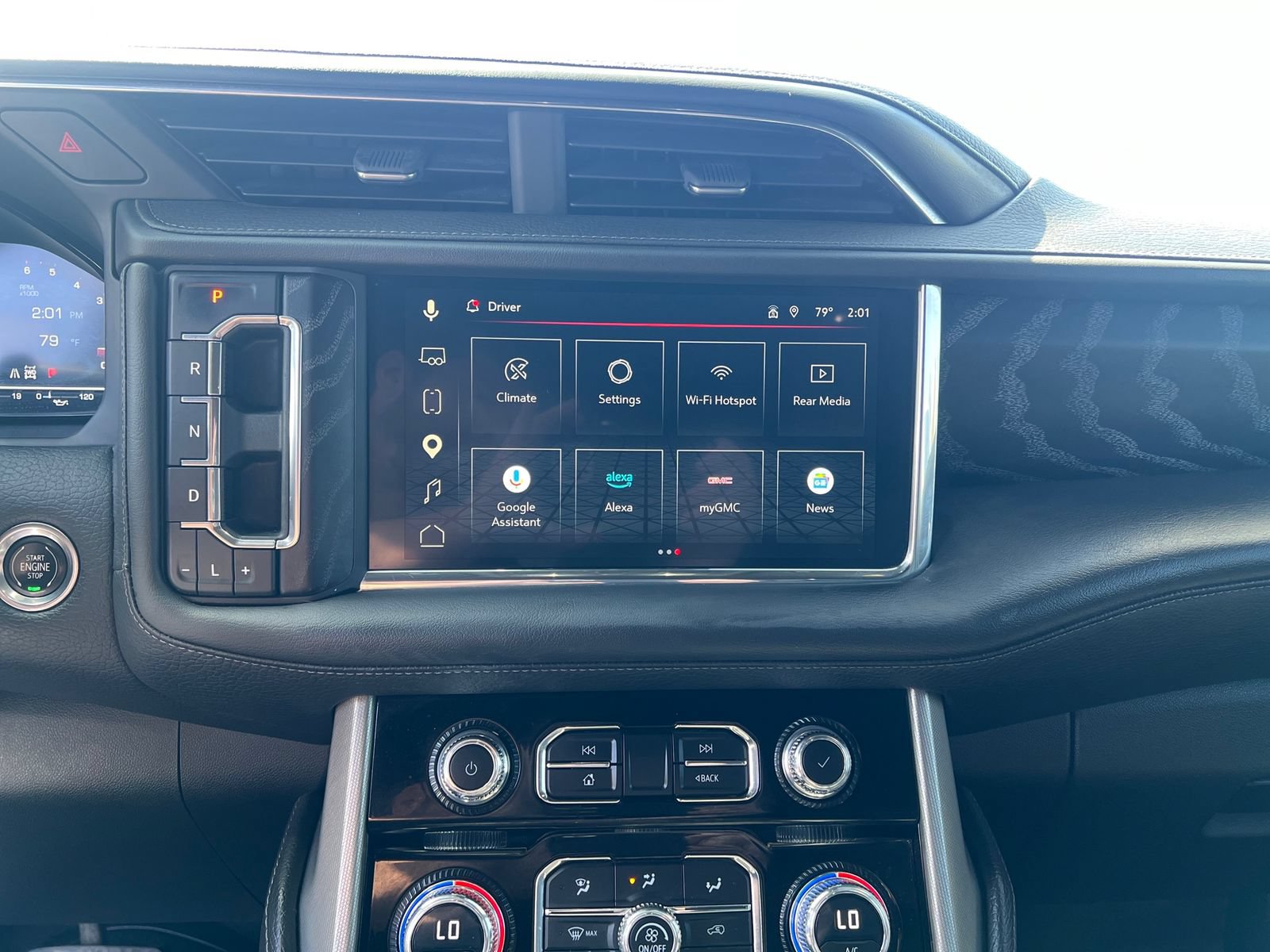 Used 2023 GMC Yukon XL Denali w/ Denali Reserve Package AWD/4WD image 16