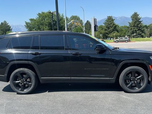 Used 2021 Jeep Grand Cherokee L Laredo AWD/4WD image 4