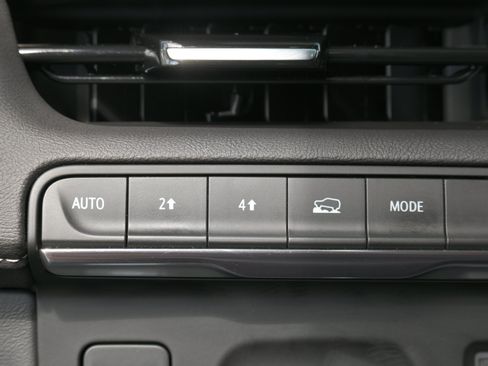 Used 2022 Cadillac Escalade Premium Luxury AWD/4WD image 20