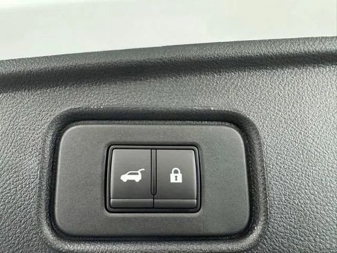 New 2026 Nissan Pathfinder SV image 8