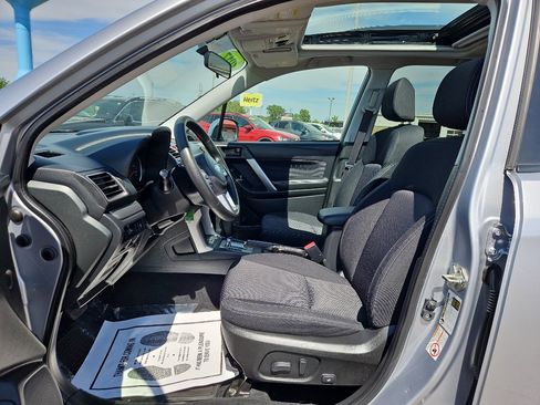 Used 2017 Subaru Forester 2.5i Premium w/ All-Weather Package AWD/4WD image 9