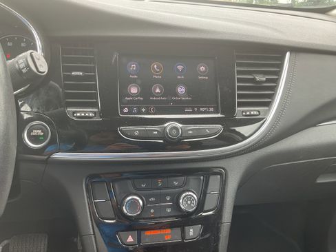 Used 2022 Buick Encore Preferred image 7