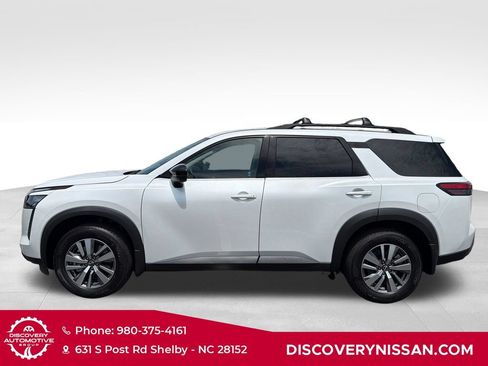 New 2026 Nissan Pathfinder SL FWD image 9