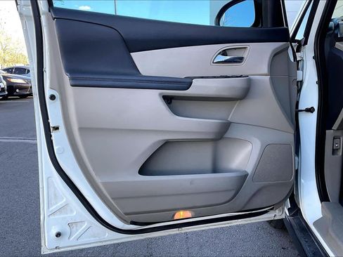 Used 2017 Honda Odyssey SE image 21