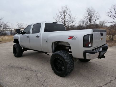 Used 2011 Chevrolet Silverado 2500 LT w/ Interior Plus Package AWD/4WD image 7
