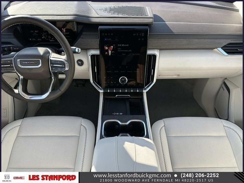 Used 2024 GMC Acadia Denali image 16