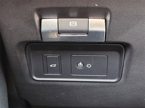 Used 2020 Land Rover Discovery Sport SE R-Dynamic image 20