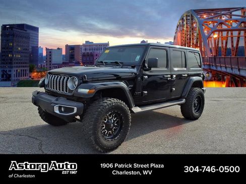 Used 2025 Jeep Wrangler Sahara w/ Safety Group image 7