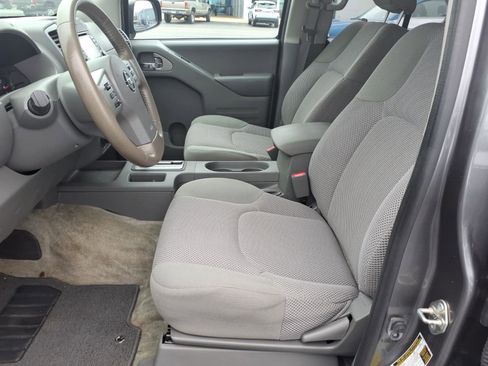 Used 2017 Nissan Frontier SV w/ SV Value Truck Package image 12