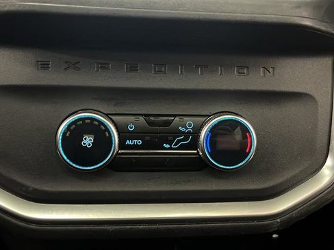 Used 2025 Ford Expedition Active AWD/4WD image 40