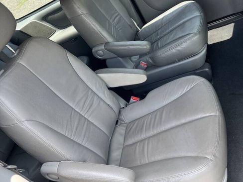 Used 2014 Kia Sedona EX w/ Navigation Package FWD image 16