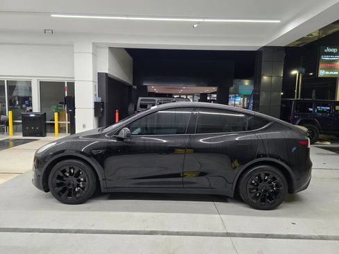 Used 2021 Tesla Model Y Long Range AWD/4WD image 3