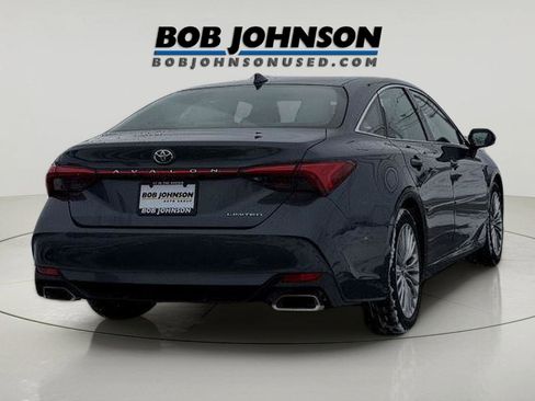 Used 2019 Toyota Avalon Limited image 6