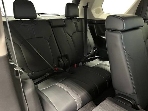 Certified 2025 Honda Pilot Touring image 27