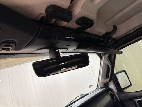 Used 2018 Jeep Wrangler Unlimited Sahara w/ Uconnect 4C Nav & Sound Group image 18