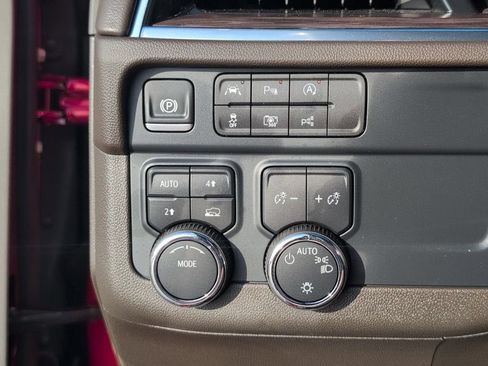 Used 2025 Chevrolet Tahoe LS AWD/4WD image 30