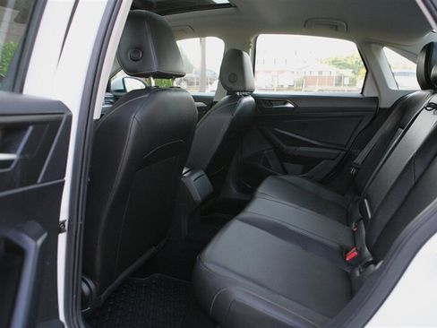 Used 2019 Volkswagen Jetta SE FWD image 12