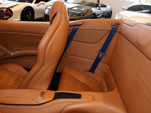 Certified 2017 Ferrari California T RWD image 38