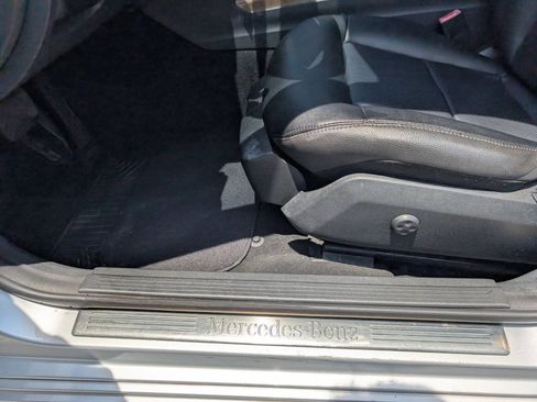 Used 2011 Mercedes-Benz E 350 4MATIC Sedan image 33