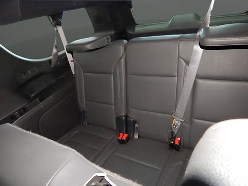 Used 2025 Chevrolet Suburban Z71 AWD/4WD image 30
