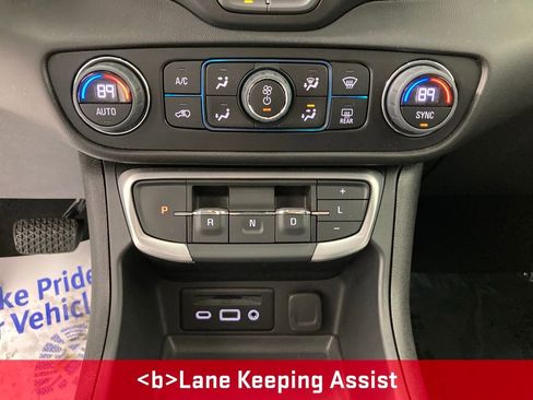 Used 2024 GMC Terrain SLT image 9