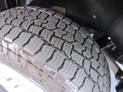 Used 2012 Chevrolet Suburban LT w/ Suspension Package, Off-Road AWD/4WD image 34