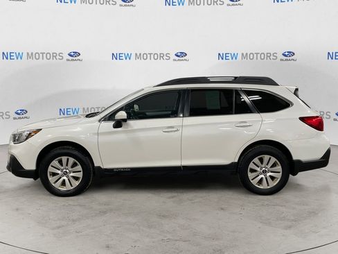Used 2018 Subaru Outback 2.5i Premium image 2