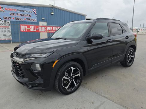 Used 2022 Chevrolet TrailBlazer RS image 2