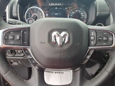 Used 2025 RAM 1500 Laramie AWD/4WD image 12