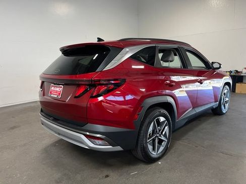 Used 2025 Hyundai Tucson SEL FWD image 3