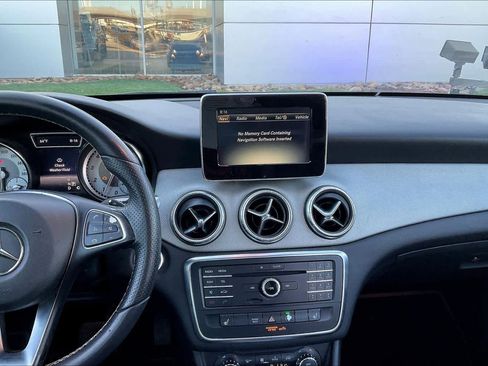 Used 2016 Mercedes-Benz CLA 250 4MATIC image 8