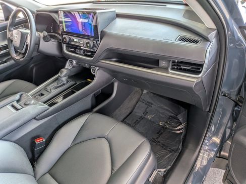 Certified 2025 Toyota Grand Highlander FWD image 36