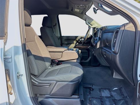 Used 2021 Chevrolet Silverado 2500 LT w/ Convenience Package image 28